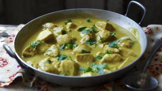 The Hairy Bikers' chicken korma recipe - BBC Food