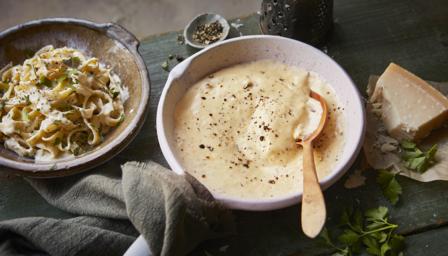 Alfredo sauce recipe - BBC Food
