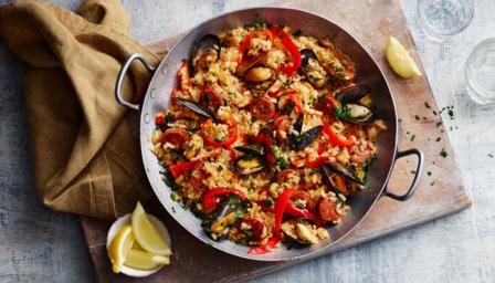 Chicken and chorizo paella recipe - BBC Food