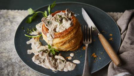 Salmon en croute recipes - BBC Food