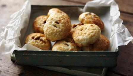 How to make eccles cakes recipe - BBC Food