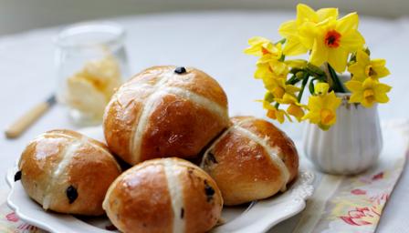 BBC Food - Recipes - Hot cross buns