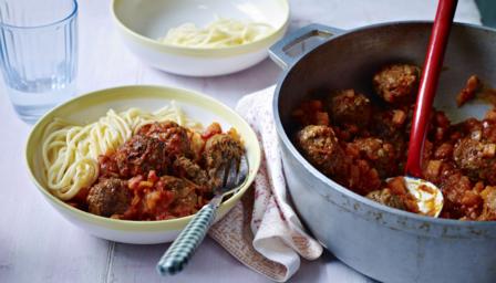 Family-friendly dinners - BBC Food