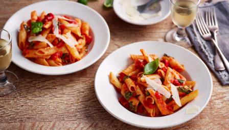 Penne al'arrabiata (pasta with a spicy tomato sauce) recipe - BBC Food