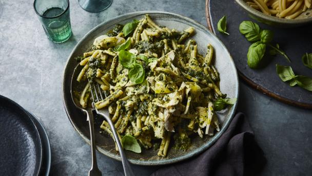 Chicken pesto pasta recipe - BBC Food