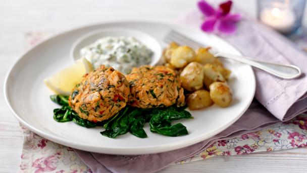 Crab and salmon fishcakes recipe - BBC Food