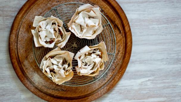 crispy_filo_mince_pies_63765_16x9.jpg