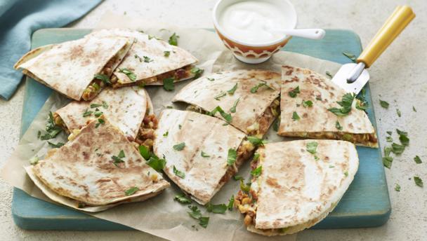 Easy vegetarian quesadilla recipe - BBC Food