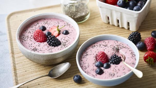 Eat Well for Less smoothie bowl recipe - BBC Food
