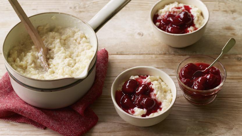 Almond rice pudding and cherry compôte