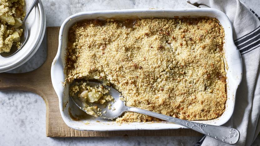 Apple and pear crumble 