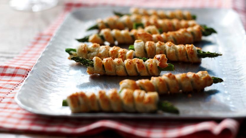 Asparagus and puff pastry cigars