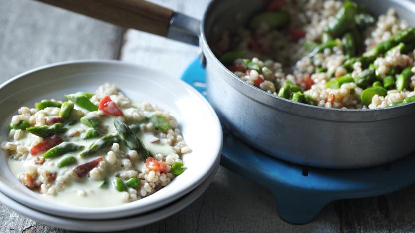 Asparagus with pearl barley and bacon