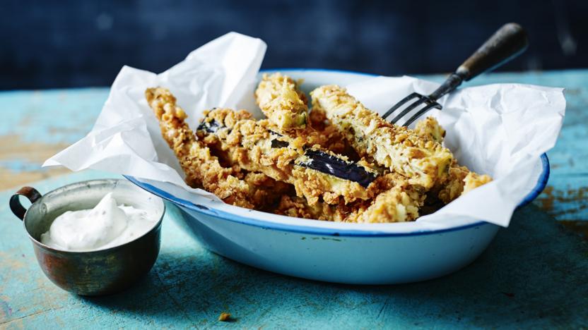 Aubergine chips with fennel yoghurt