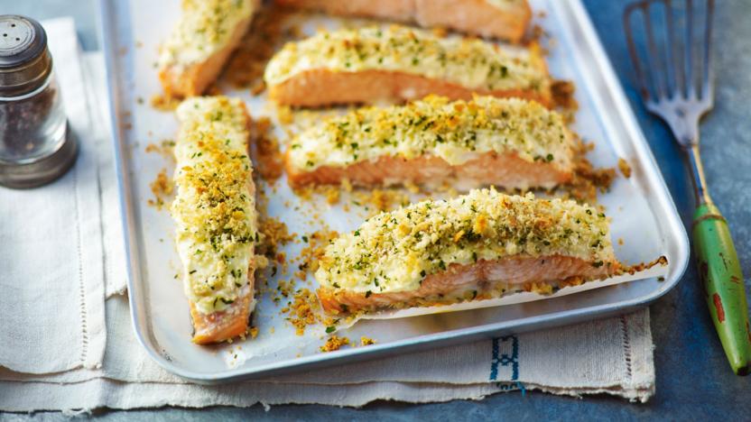 Baked salmon with parmesan and parsley crust