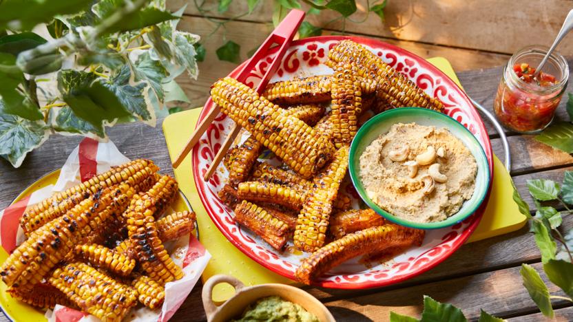 Barbecued sweetcorn ribs with plantain hummus