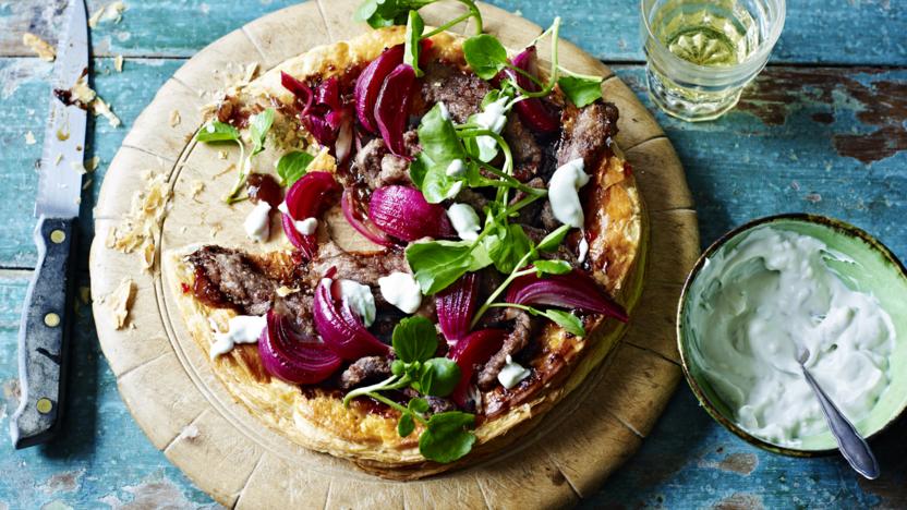 Beef and blue cheese puff pastry pizza 