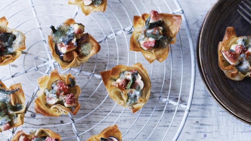 Blue cheese and fig tarts 