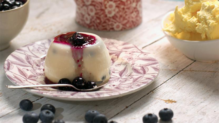 Blueberry and buttermilk panna cotta