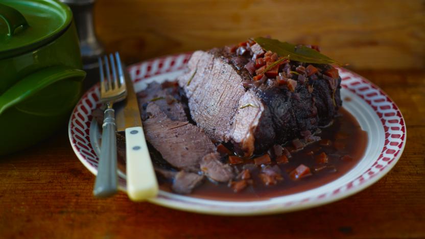 Braised beef in red wine