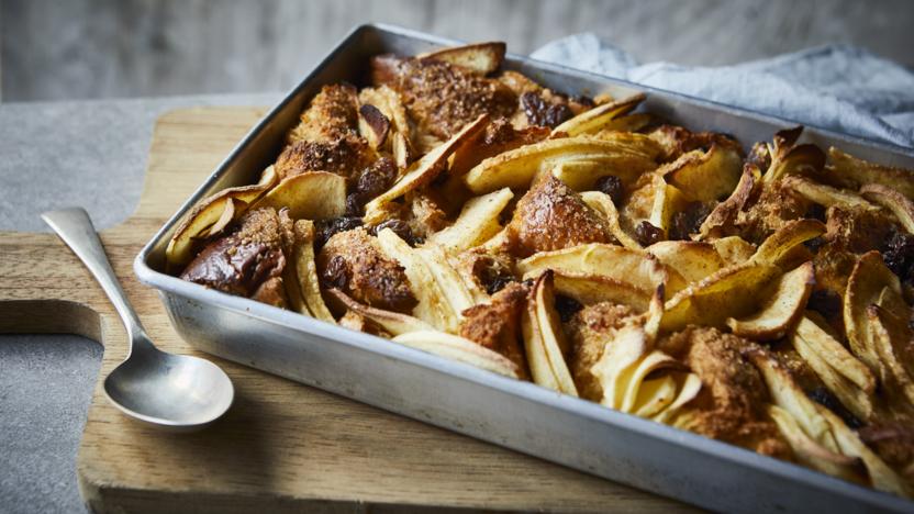 Apple bread pudding