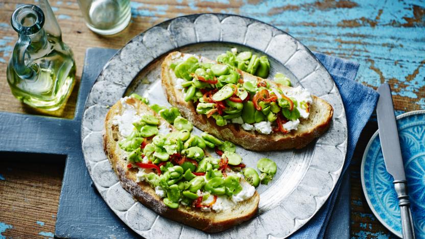 Broad bean and goats’ cheese bruschetta