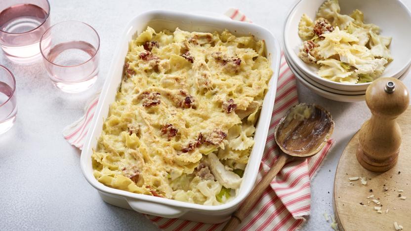 Chicken and bacon pasta bake 