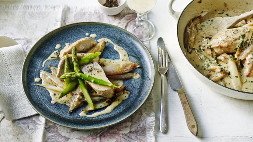 Chicken with asparagus and lemon crème fraîche sauce