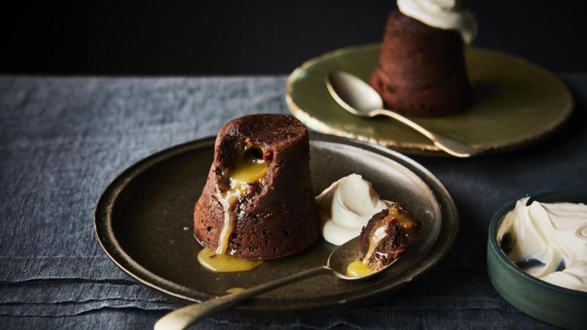 Chocolate and lime lava puddings