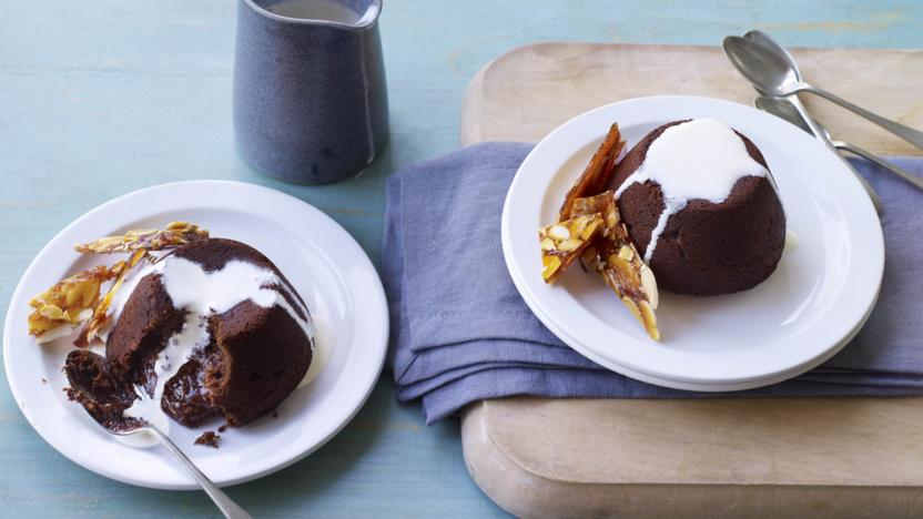 Chocolate fondants with almond brittle