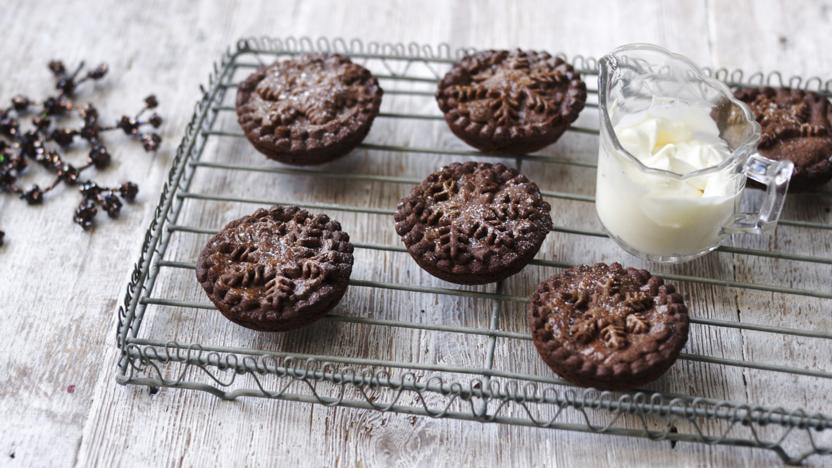 Chocolate mince pies