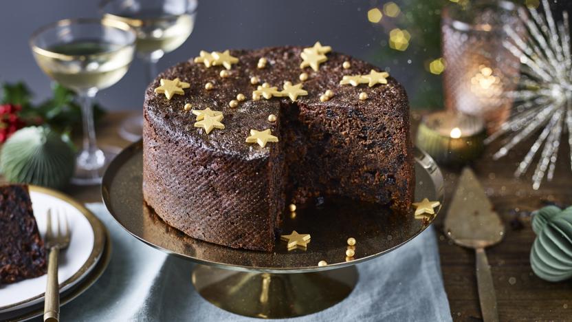 Vegan Christmas Cake | The Veg Space