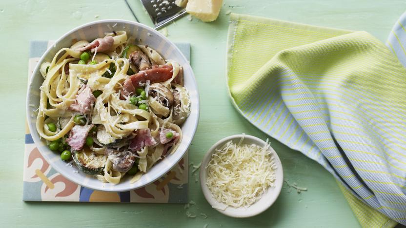 Foolproof Spaghetti Carbonara Recipe Bbc Food