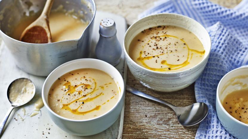 Creamy parsnip and apple soup