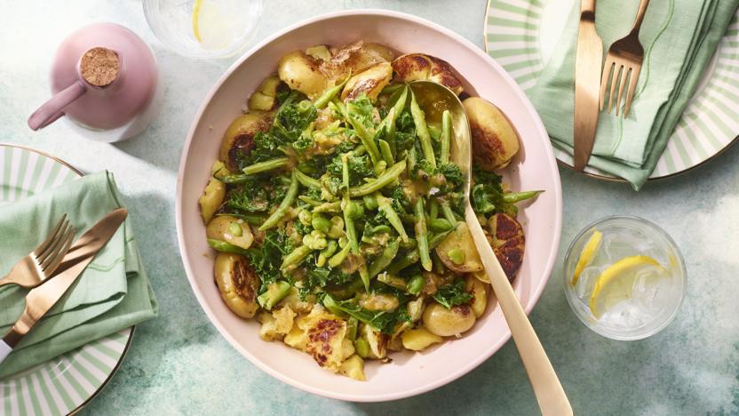 Crispy new potatoes with summer vegetables