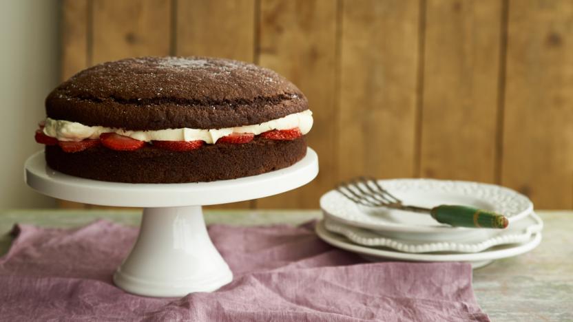 Easiest Egg-Free Chocolate Cake - Baking Cherry