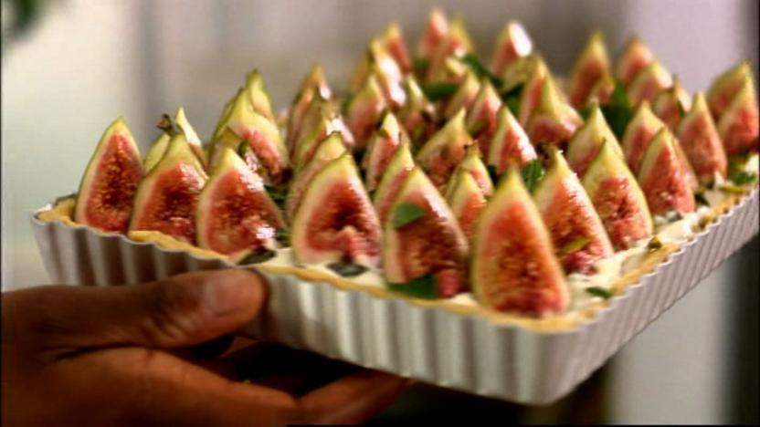 Fig, cream cheese and mint tart 