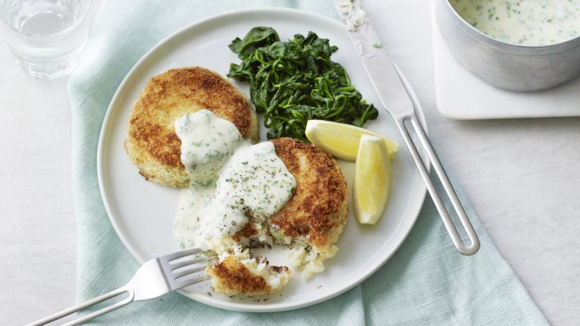 Fish cakes with parsley sauce 