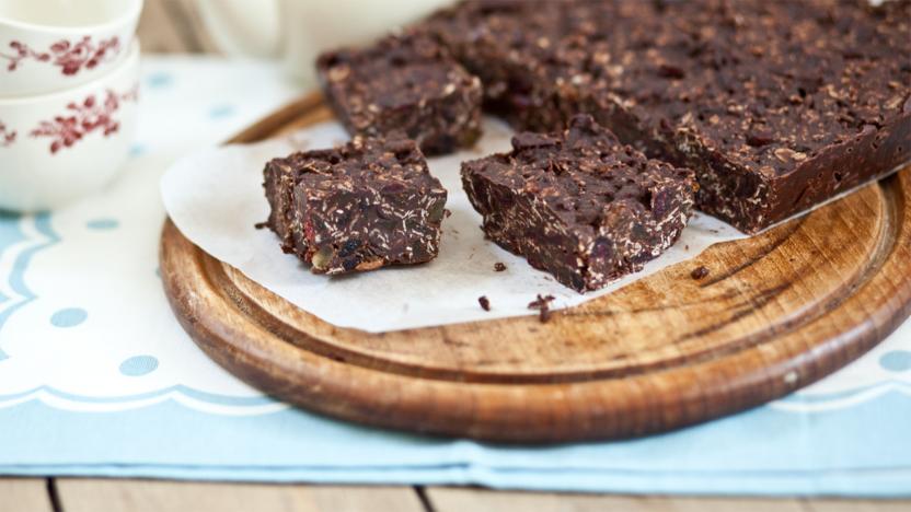 Ginger chocolate oat bar recipe - BBC Food