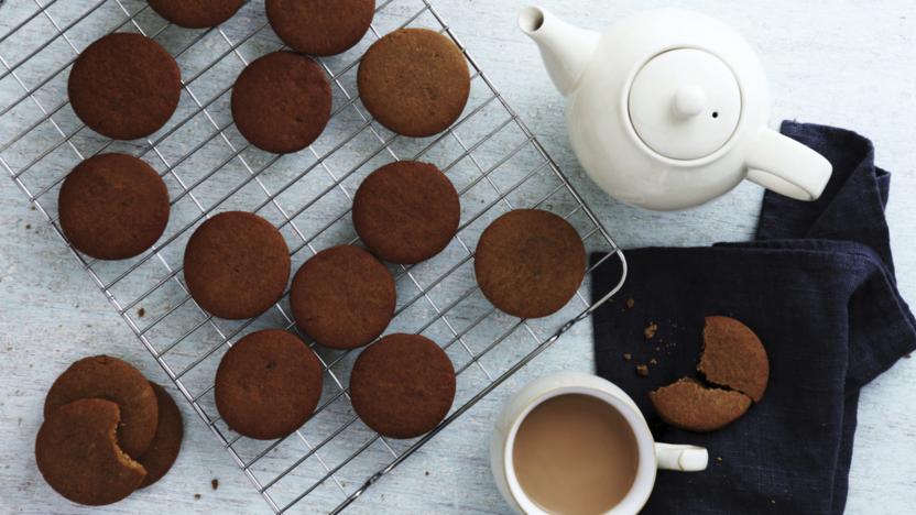 Easy ginger biscuits recipe - BBC Food