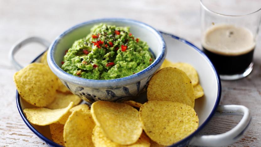 Green pea dip with nachos