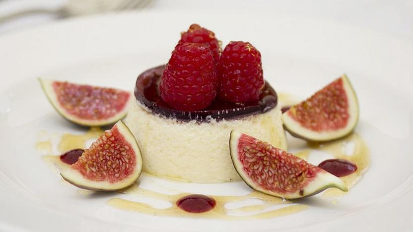 Honey mousse with port jelly and fresh raspberries