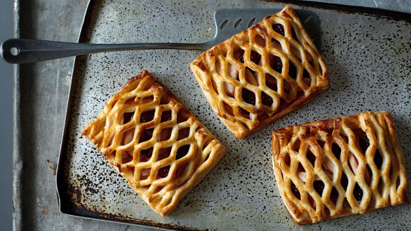 Blackberry and apple pies