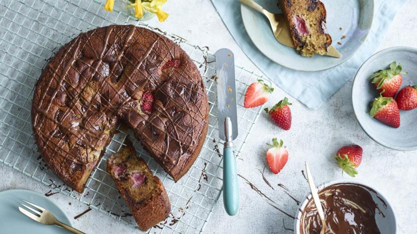 Italian strawberry and chocolate chunk cake