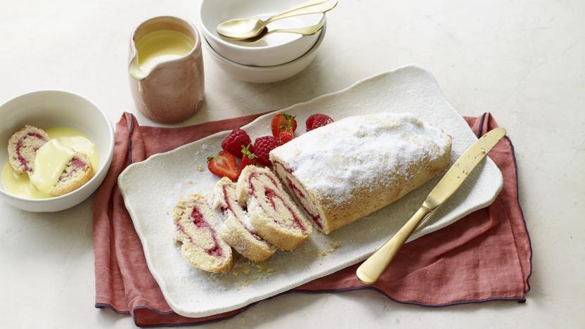 Strawberry roll cake - LITTLEROCK