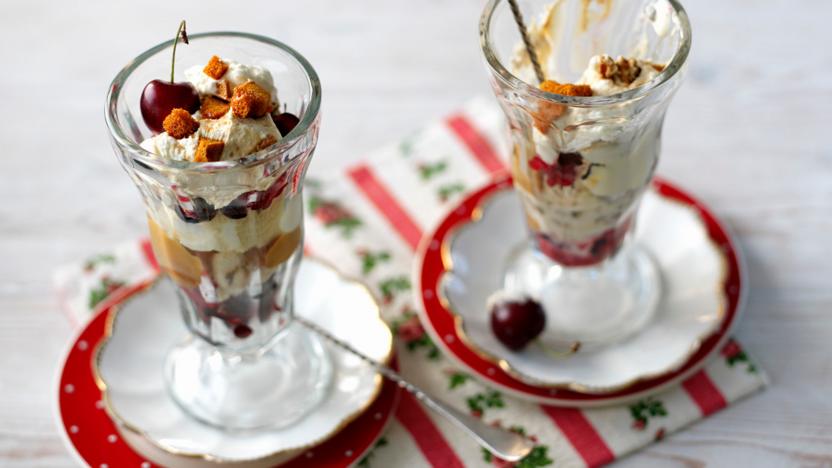 Christmas knickerbocker glory