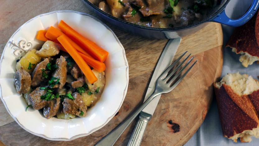 Lamb stew with black pepper, coconut and clove