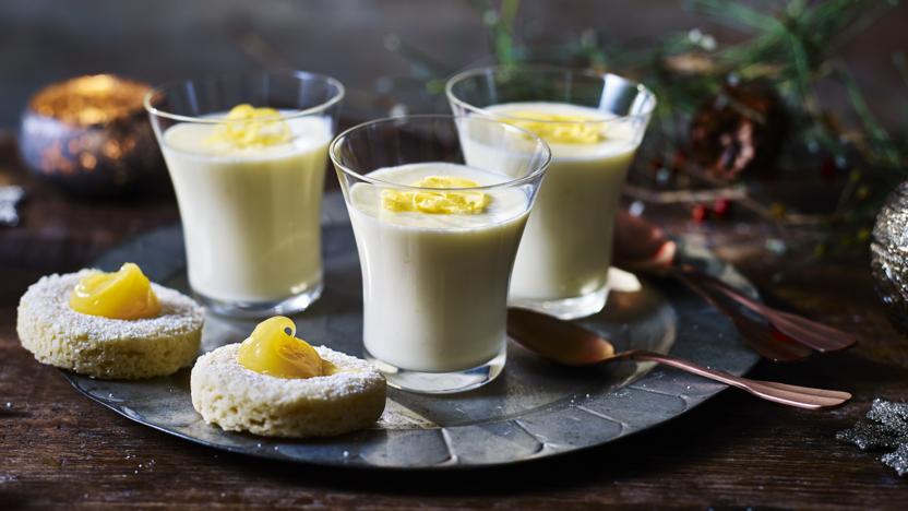 Lemon posset with lemon shortbread