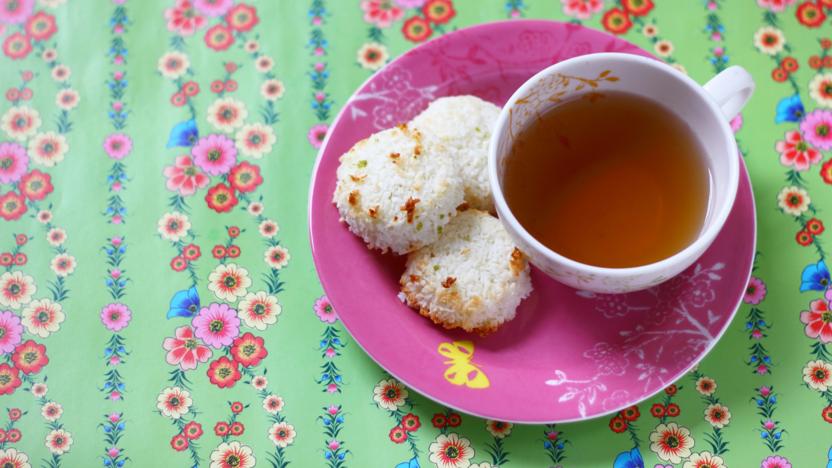 Lime and coconut macaroons