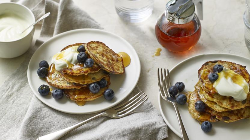 Low-FODMAP banana and oat pancakes 